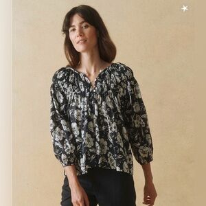The Great The Swift Top in Navy Whisper Floral size Medium